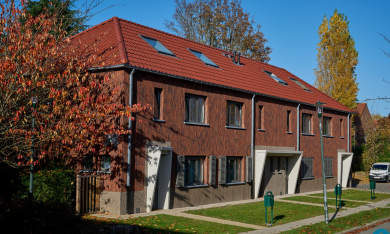 https://eur04.safelinks.protection.outlook.com/?url=https%3A%2F%2Fwww.etsens.be%2Ffr%2Freferences%2Fprojet%2F18-maisons-villon&data=05%7C02%7Cskaddour%40slrb.brussels%7C34a158185e3e4f994c5908deecb6dd3c%7C0b6eb87079d1403eae94a3ed4f426cf2%7C0%7C0%7C639208467298885515%7CUnknown%7CTWFpbGZsb3d8eyJFbXB0eU1hcGkiOnRydWUsIlYiOiIwLjAuMDAwMCIsIlAiOiJXaW4zMiIsIkFOIjoiTWFpbCIsIldUIjoyfQ%3D%3D%7C0%7C%7C%7C&sdata=8cI7OZT8p%2BmeMY%2B0WXJtwDhFNt7f36vYC8Uik5tMXiY%3D&reserved=0