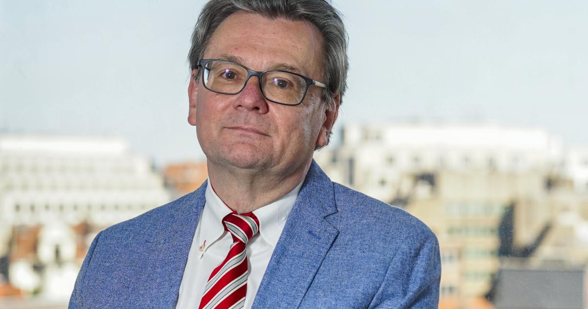 Yves Lemmens, Directeur général de la SLRB, part à la retraite | SLRB ...